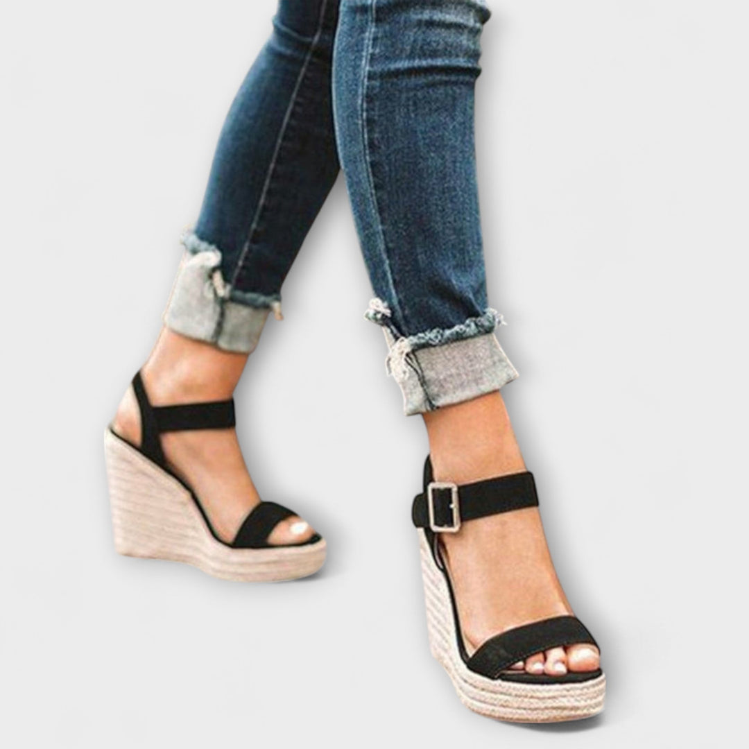 Elizabeth - Stilvolle Damenschuhe mit Gürtel
